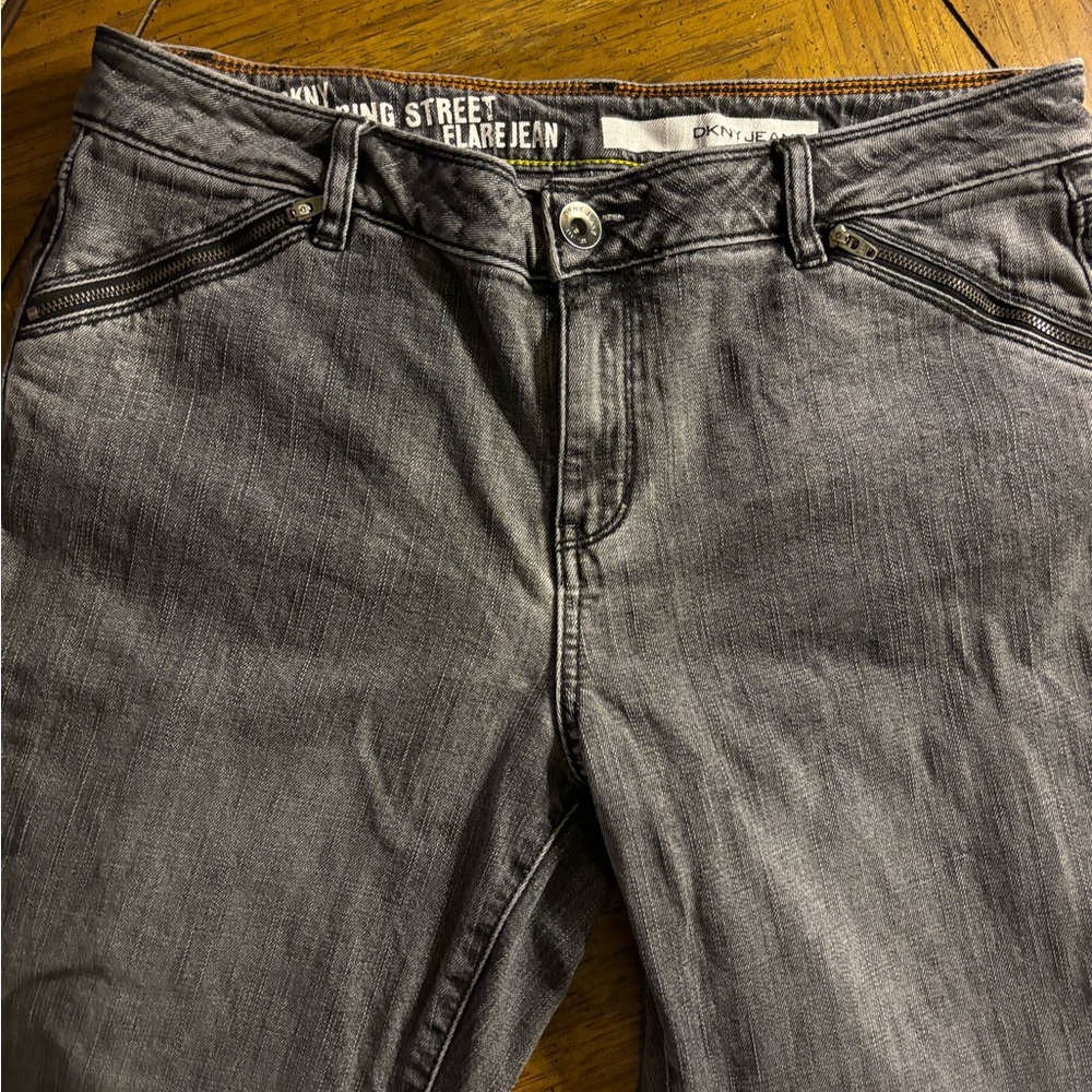 DKNY SIZE 12. Dressy Jeans in a Dark grayish black color. Thick jean material